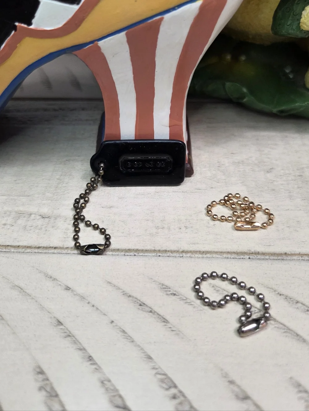 Coach black patent leather hangtag, Brass Hardware, Vtg. EUC